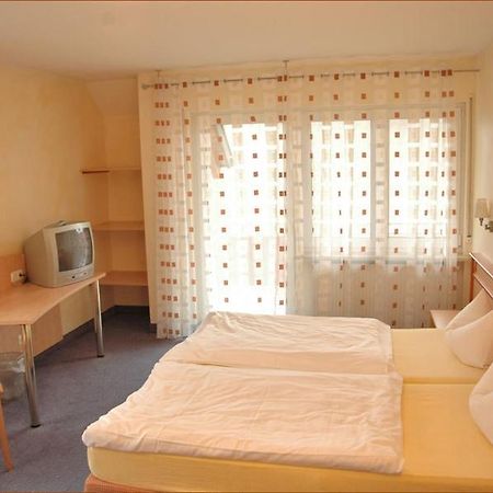 Gasthaus Gruner Baum Hotel Werbach Екстериор снимка