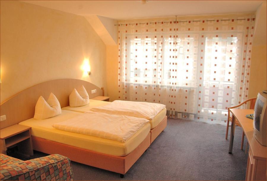 Gasthaus Gruner Baum Hotel Werbach Екстериор снимка